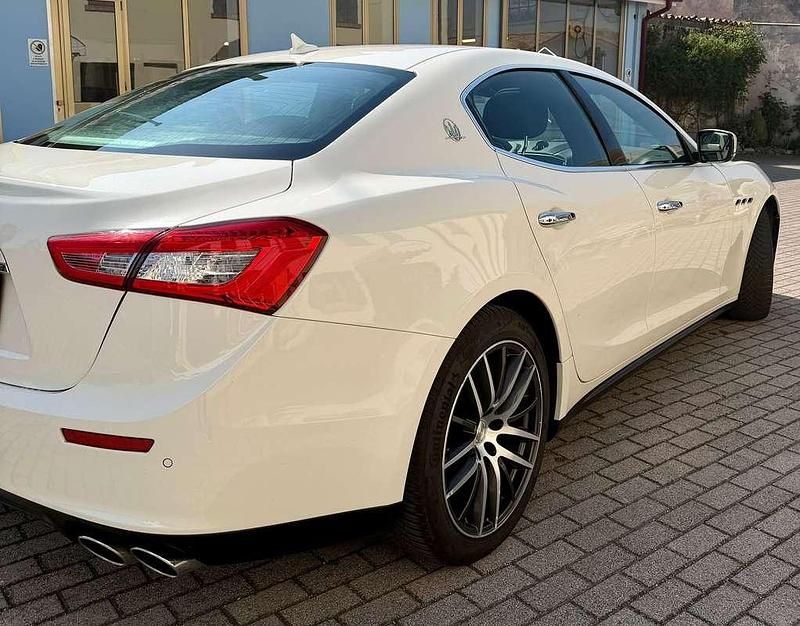 Usata Maserati Ghibli 250 CV (183 kW) 2015 Bianco Berlina