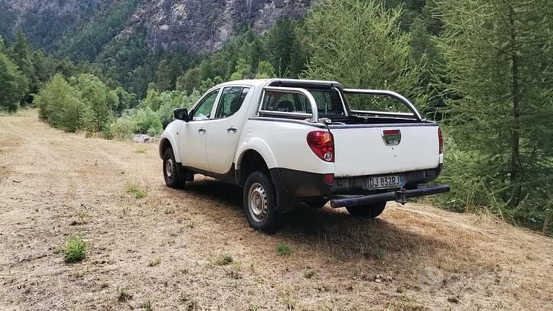 Usata Mitsubishi L200 Invite 136 CV (100 kW) 2007 Bianco Pick-up