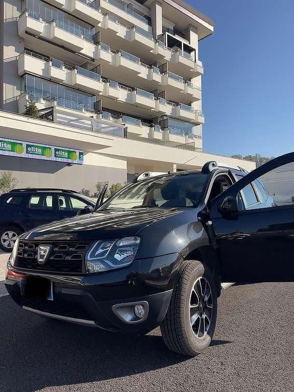 Usata Dacia Duster Black Shadow 109 CV (80 kW) 2016 SUV