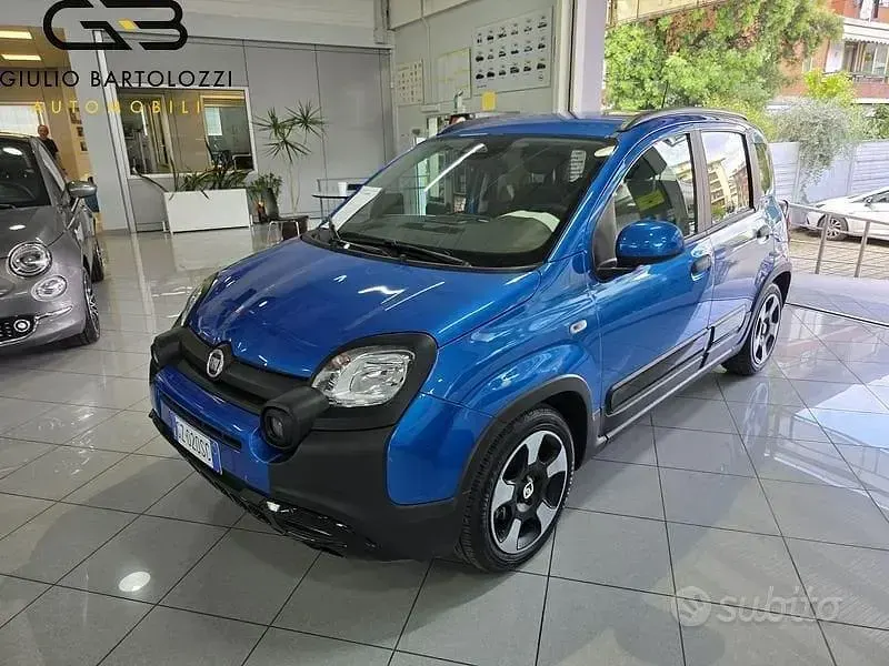 Usata Fiat Panda Cross Cross 70 CV (51 kW) 2025 Blu Utilitaria