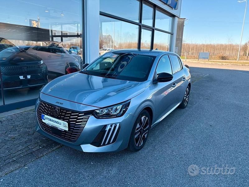 Usata Peugeot 208 Allure 101 CV (74 kW) 2025 Grigio Utilitaria