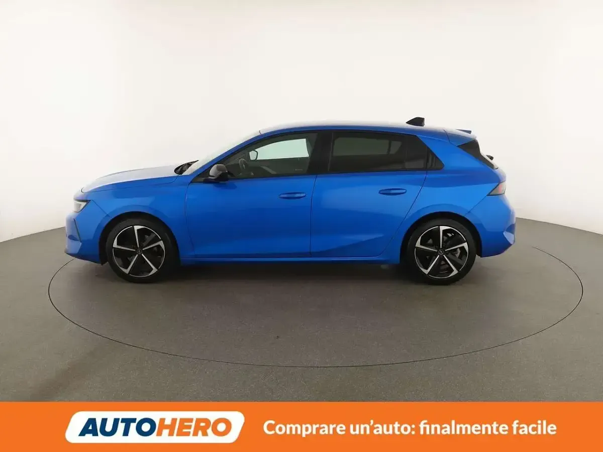 Usata Opel Astra Elegance 131 CV (96 kW) 2023 Blu/azzurro Utilitaria