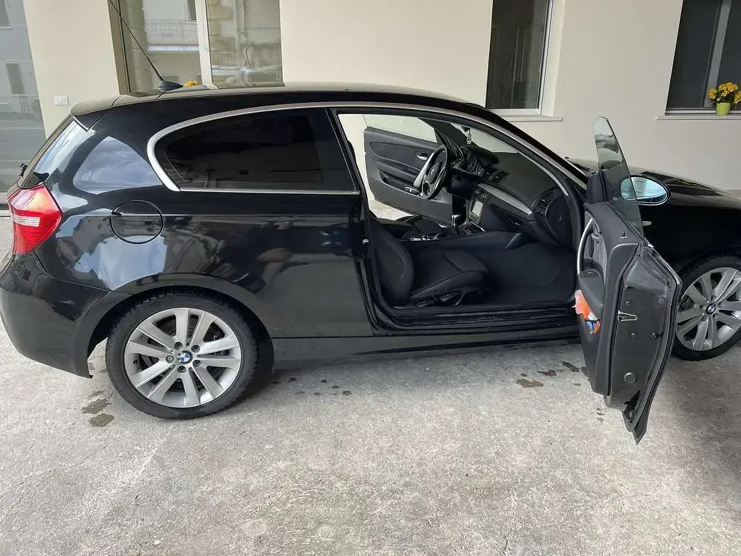 Usata BMW 118 M Sport 143 CV (105 kW) 2009 Nero Utilitaria