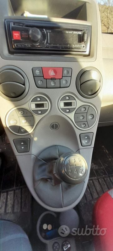 Grigio Usata 2006 Fiat Panda 4x4 Due volumi | 5200 € (Buon prezzo) - Immagine 1/4