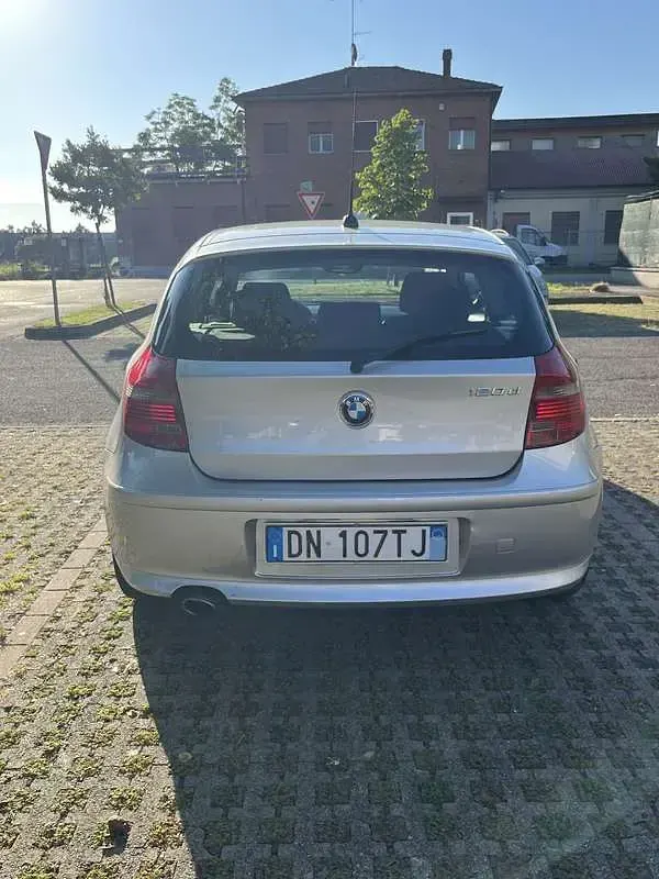 Usata BMW 120 177 CV (130 kW) 2008 Utilitaria