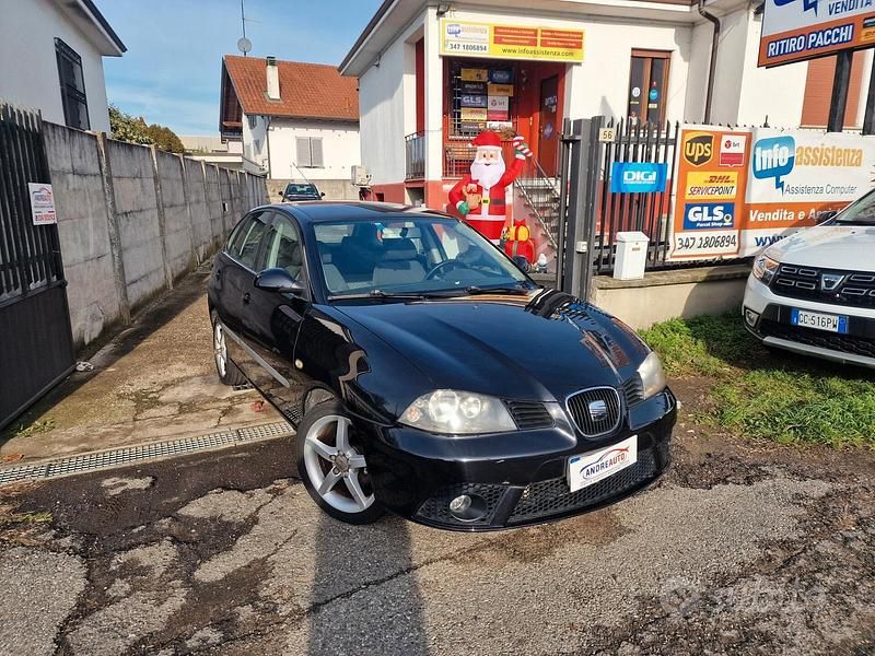 Nero Usata 2007 Seat Ibiza Reference Tre volumi | 2800 € (Buon prezzo) - Immagine 1/4