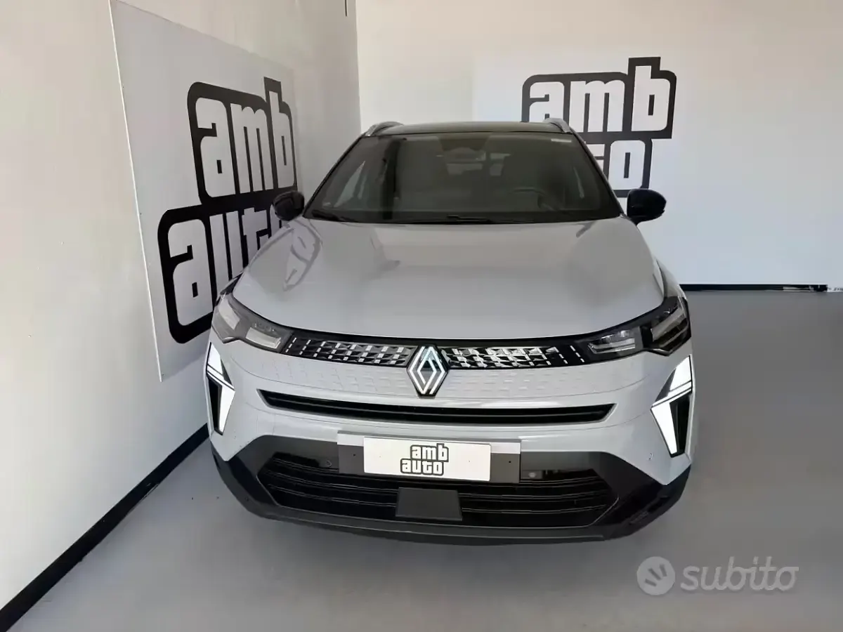 Usata Renault Captur Techno 101 CV (74 kW) 2025 Grigio SUV
