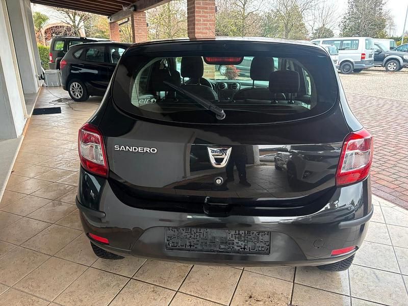 Usata Dacia Sandero Ambiance 75 CV (55 kW) 2014 Nero Berlina