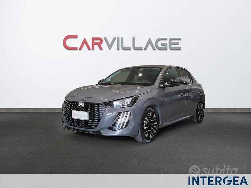 Usata Peugeot 208 Allure 101 CV (74 kW) 2024 Grigio Utilitaria