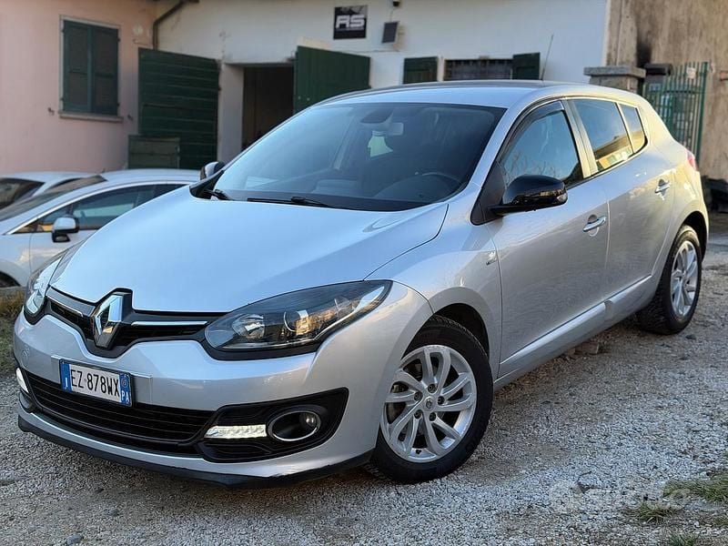 Usata Renault Mégane LIMITED 110 CV (80 kW) 2015 Grigio Berlina