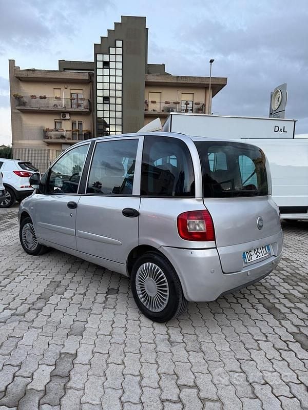 Usata Fiat Multipla Emotion 120 CV (88 kW) 2006 Grigio Monovolume