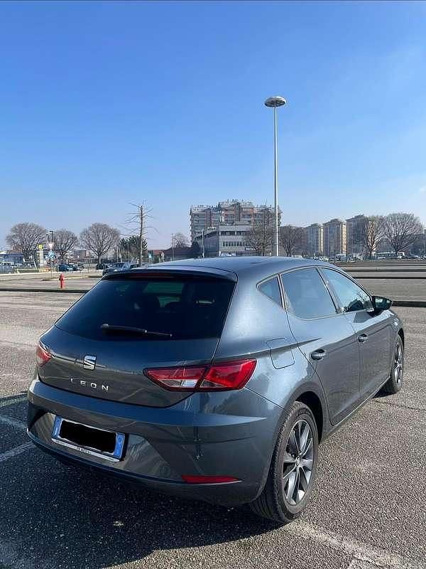 Usata Seat Leon XCELLENCE 131 CV (96 kW) 2019 Grigio Berlina