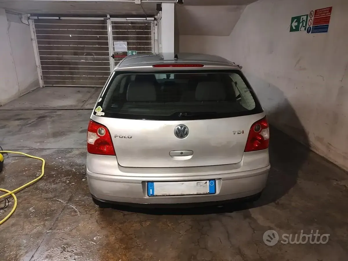 Usata VW Polo Trendline 75 CV (55 kW) 2003 Grigio Berlina