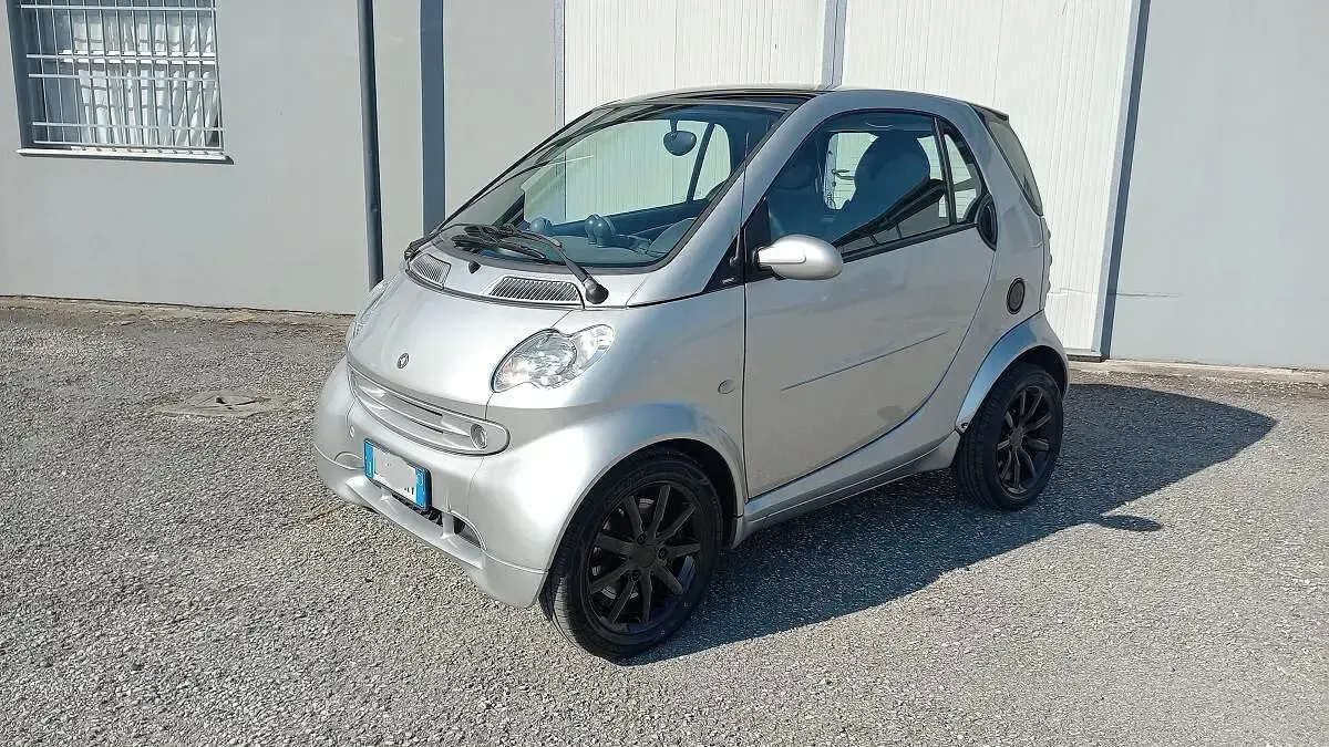 Usata Smart ForTwo Coupé 61 CV (44 kW) 2006 Argento Coupé