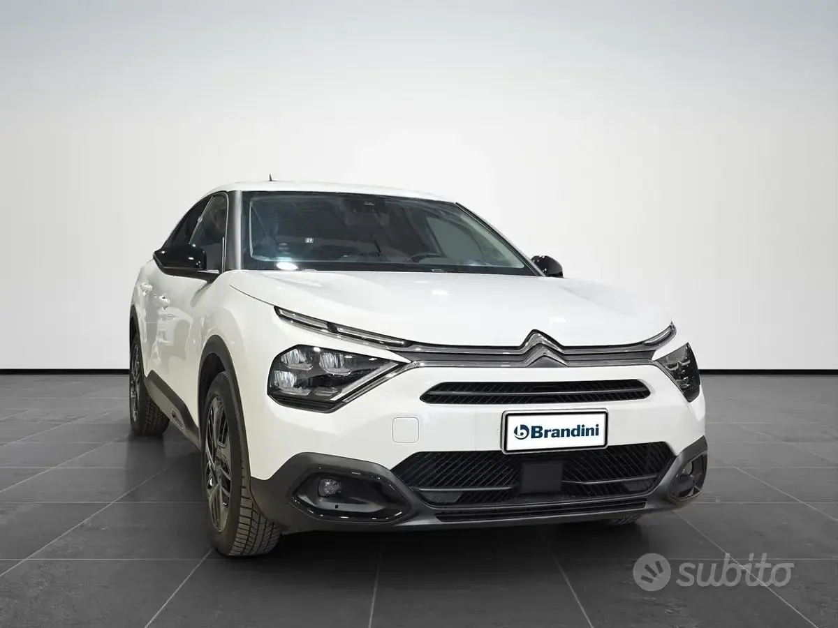 Begagnad Citroën C4 Shine 131 HK (96 kW) 2023 Vit SUV
