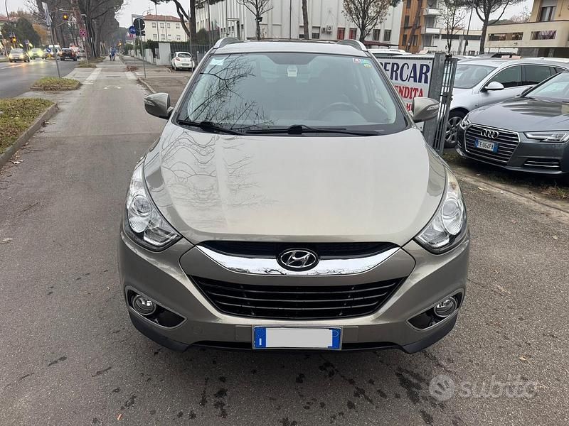 Grigio Usata 2011 Hyundai ix35 SUV | 6750 € (Buon prezzo) - Immagine 1/4