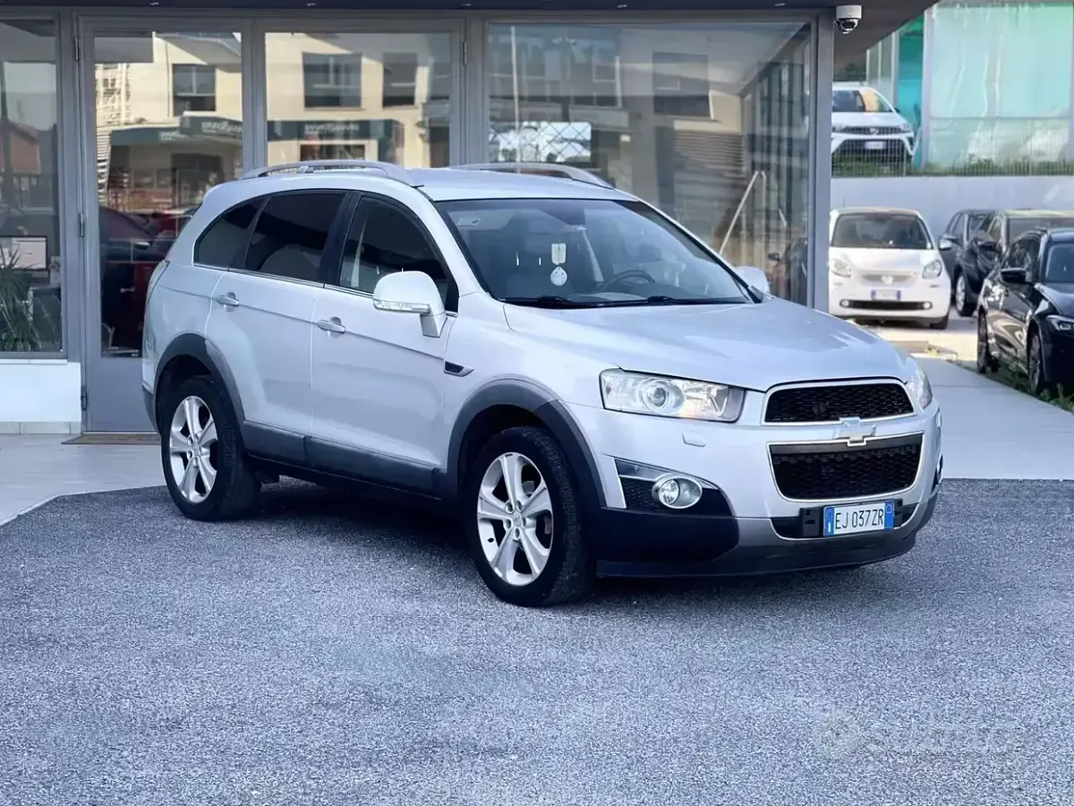 Usata Chevrolet Captiva 184 CV (135 kW) 2011 Grigio SUV