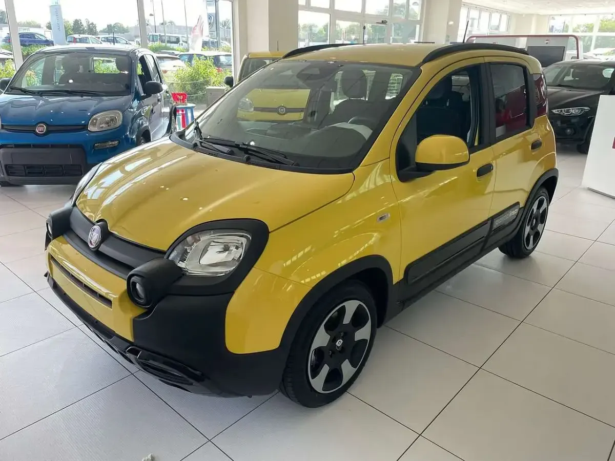 Nuova Fiat Panda Cross Cross 65 CV (47 kW) 2026 Giallo Utilitaria