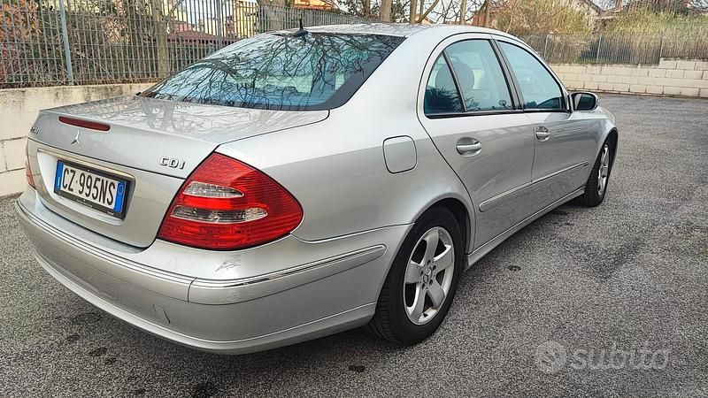 Usata Mercedes E280 2006 Grigio Berlina