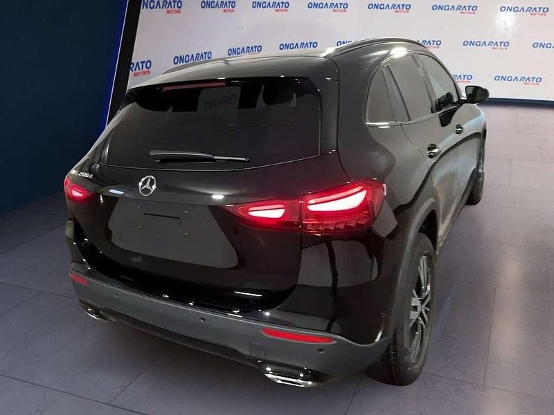 Nouvelle Mercedes GLA200 Advanced 150 ch (110 kW) 2025 Noir SUV