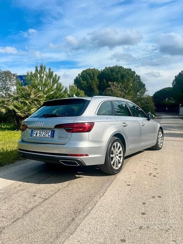 Begagnad Audi A4 Business Plus 150 HK (110 kW) 2019 Grå Kombi