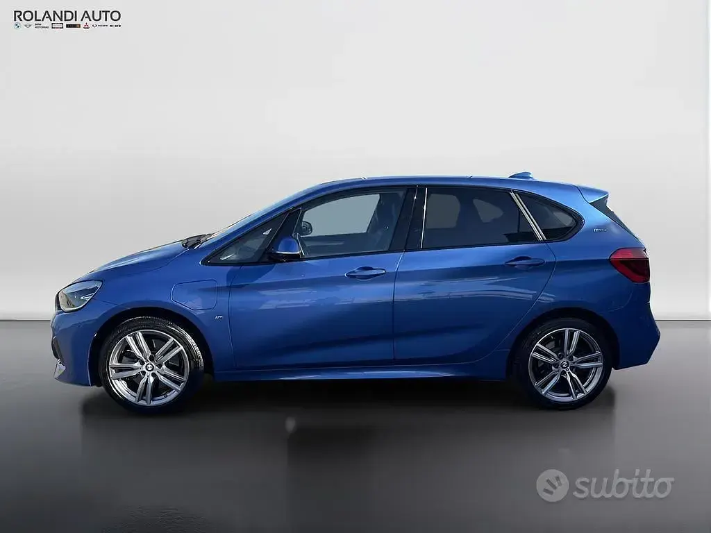Usata BMW 225 Active Tourer iPerformance 224 CV (164 kW) 2018 Bluazzurro Monovolume