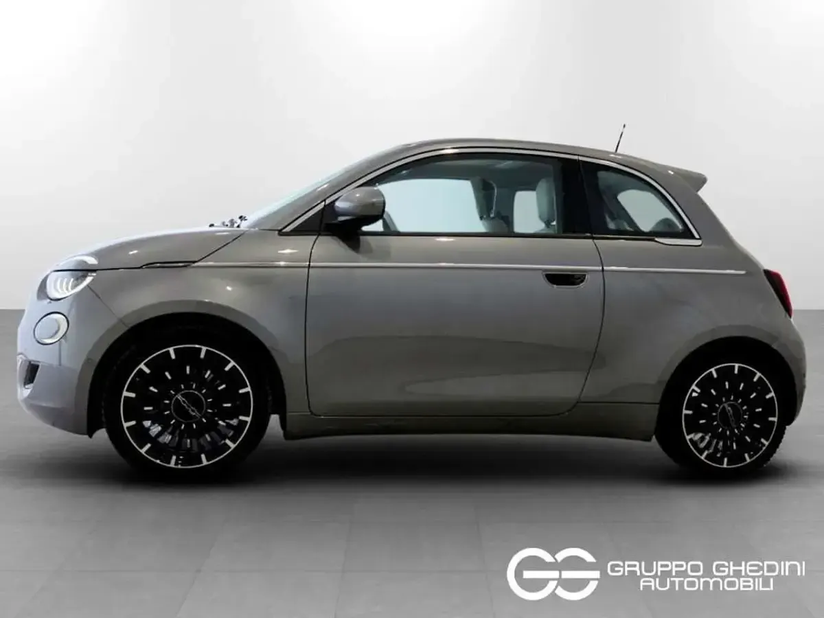 Usata Fiat 500e La Prima 42 kW (58 CV) 2021 Grigio Berlina