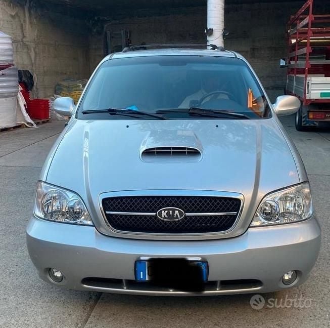 Usata 2005 Kia Carnival Monovolume | 25.000 € - Immagine 1/4