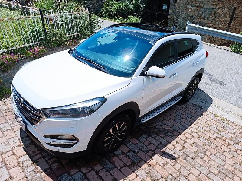 Usata Hyundai Tucson Xpossible 136 CV (100 kW) 2016 Bianco SUV