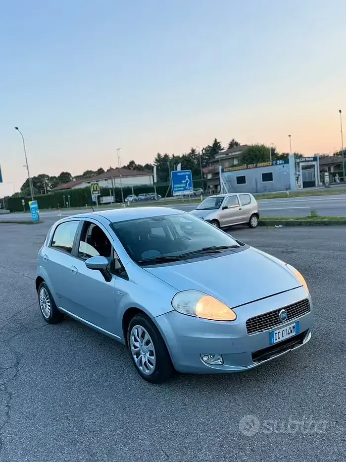 Usata Fiat Grande Punto 75 CV (55 kW) 2006 Utilitaria