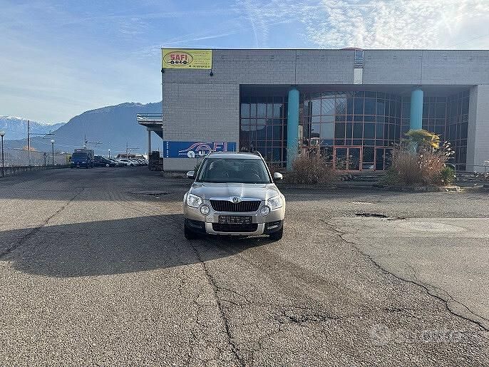 Grigio Usata 2011 Skoda Yeti Elegance SUV | 7000 € (Buon prezzo) - Immagine 1/4