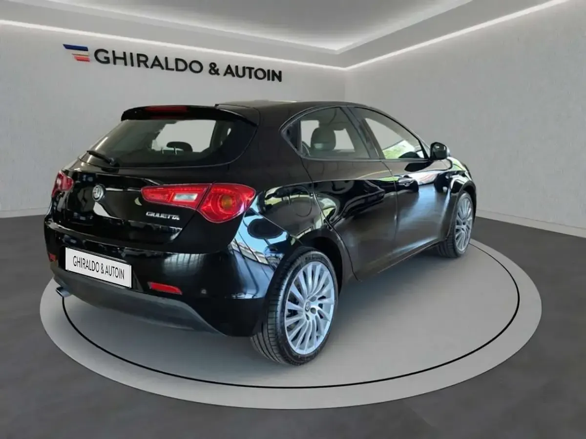Usata Alfa Romeo Giulietta Business 120 CV (88 kW) 2017 Nero Utilitaria
