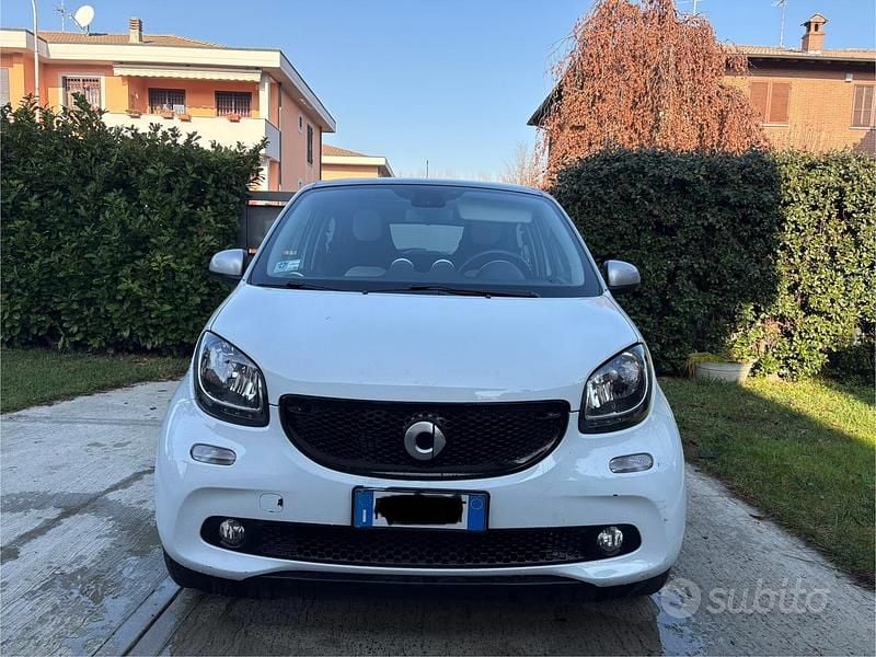Usata Smart ForFour Passion 71 CV (52 kW) 2016 Bianco Utilitaria