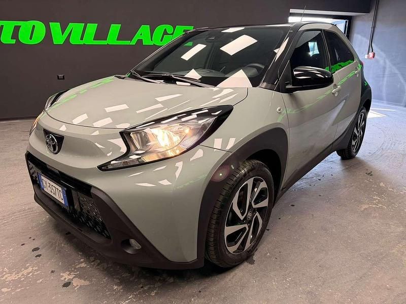 Usata Toyota Aygo X Trend 72 CV (52 kW) 2025 Grigio SUV