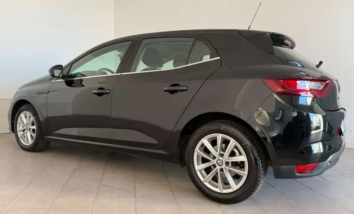 Usata Renault Mégane IV Business 116 CV (85 kW) 2019 Nero Berlina