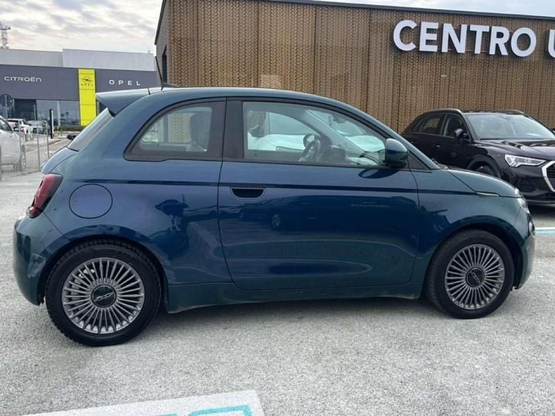 Usata Fiat 500e Icon 42 kW (58 CV) 2021 Blu/verde Berlina