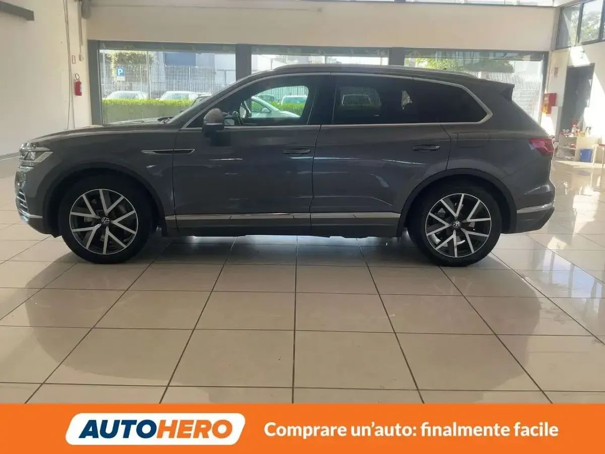 Usata VW Touareg Elegance 381 CV (280 kW) 2021 Grigio SUV