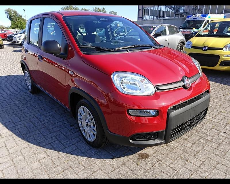 Nuova Fiat Panda 70 CV (51 kW) 2025 Rosso Utilitaria