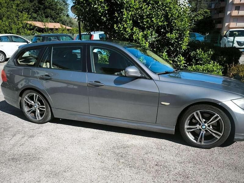 Usata BMW 320 177 CV (130 kW) 2009 Grigio Station wagon