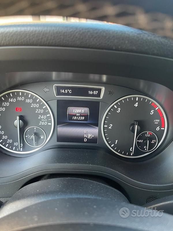Usata Mercedes B180 116 CV (85 kW) 2013 Bianco Utilitaria