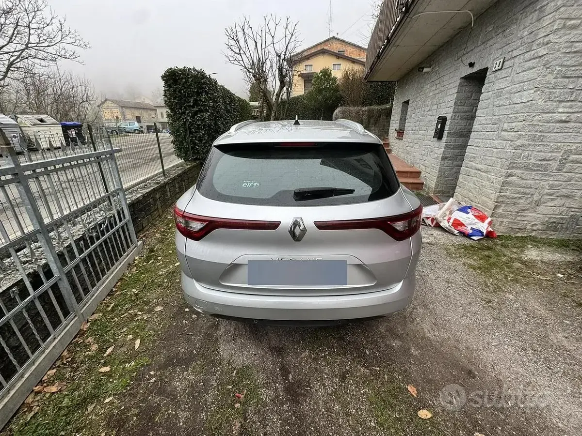 Usata Renault Mégane GrandTour Business 110 CV (80 kW) 2018 Grigio Station wagon