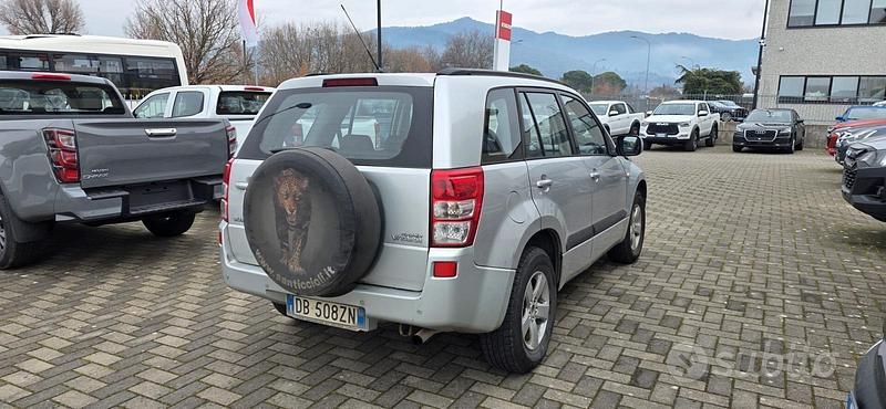 Usata Suzuki Grand Vitara 140 CV (102 kW) 2006 Grigio SUV