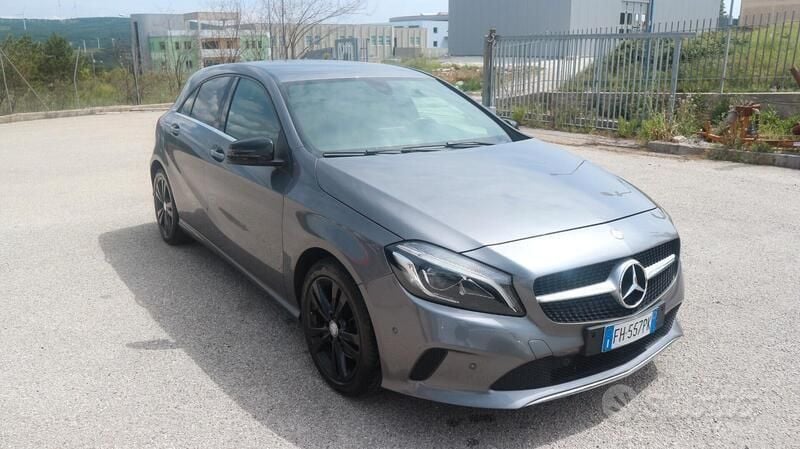 Usata Mercedes A200 136 CV (100 kW) 2017 Grigio Berlina