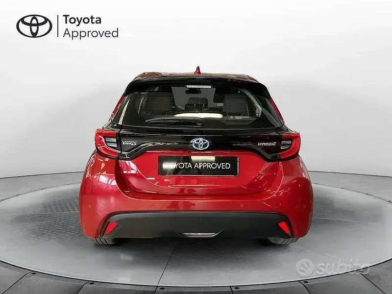 Usata Toyota Yaris Hybrid Trend 116 CV (85 kW) 2022 Rosso Berlina