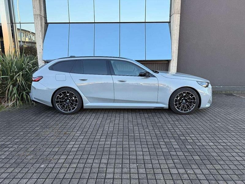 Usata BMW M5 Comfort Edition 585 CV (430 kW) 2025 Grigio Station wagon