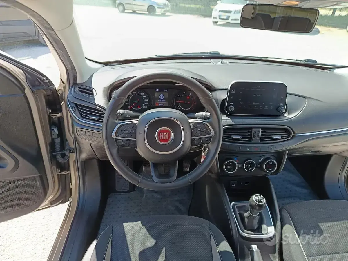 Usata Fiat Tipo Lounge 95 CV (69 kW) 2020 Marrone Berlina