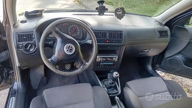 Usata VW Golf IV 105 CV (77 kW) 2001 Nero Berlina