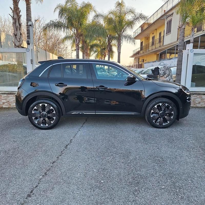 Usata Fiat 600 La Prima 101 CV (74 kW) 2025 Nero SUV
