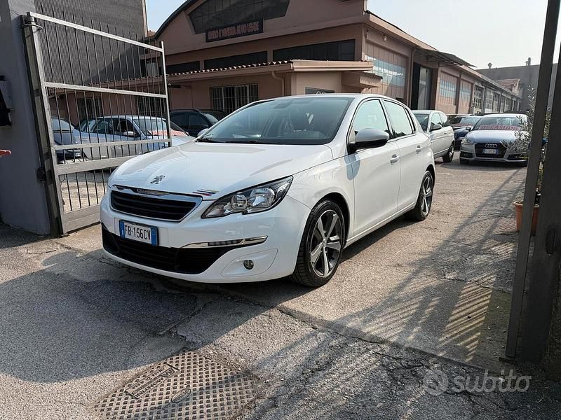 Usata Peugeot 308 GT-line 120 CV (88 kW) 2015 Bianco Berlina