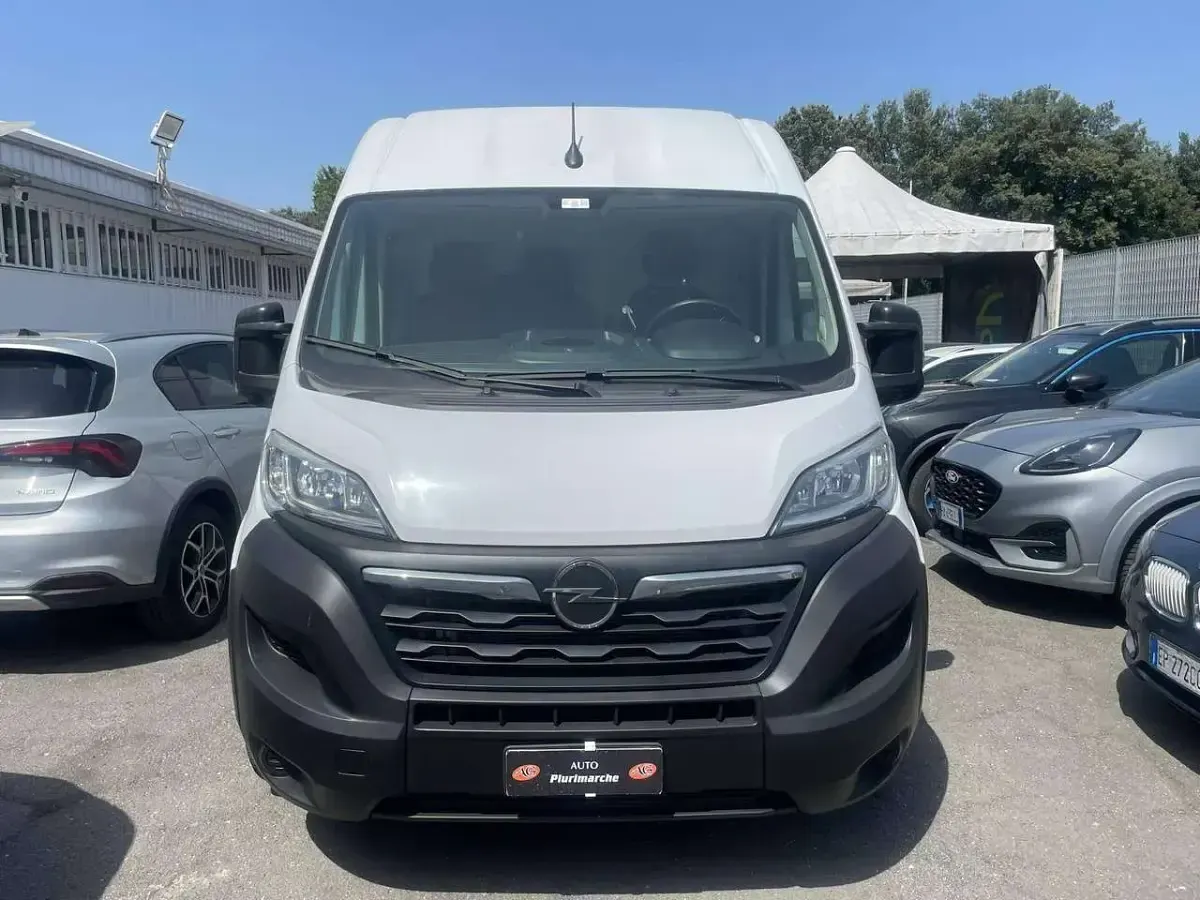Usata Opel Movano 140 CV (102 kW) 2023 Bianco Furgone